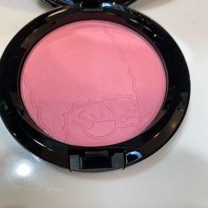 MAC Cosmetics Makeup - Simpsons MAC Makeup MAC Cosmetics Makeup - Simpsons MAC Makeup